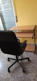 scrivania per pc con sedia compresa