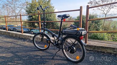 Bicicletta btwin pedalata assistita pieghevole