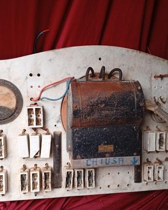 quadro elettrico per falegnameria vintage