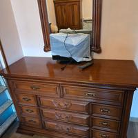 Comò in legno massiccio