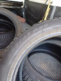 Gomme invernli Pirelli 255/45 raggio 20  winter