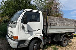 Nissan cargo