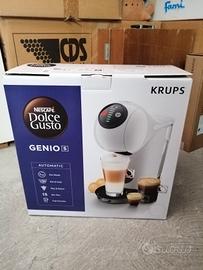 Macchina per caffè nescafe dolce gusto 