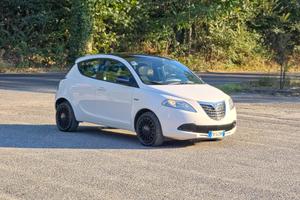 Lancia Ypsilon 1.2 69 CV 5 porte S&S Silver E5B Ma