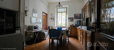 Appartamento 5 locali al piano rialzato