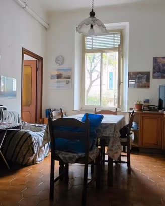 Appartamento 5 locali al piano rialzato