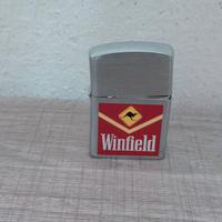 Accendino di tipo Zippo marca Winfield 