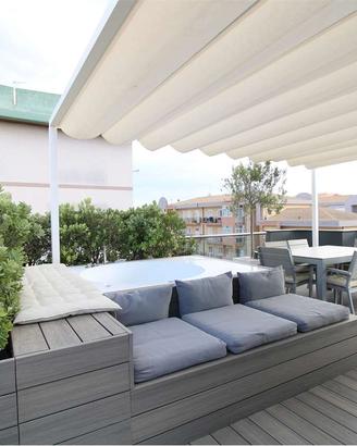 Attico moderno su due livelli con terrazzo e Jacu