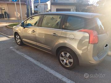 PEUGEOT 5008 1ª serie - 2013