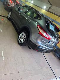Nissan Qashqai 4x4 1.6 diesel.