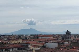 Attico con grande terrazzo con vista sul vesuvio