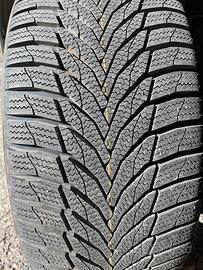 235/45 R17  95V XL