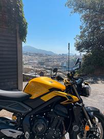 Triumph Street Triple 765RS - Cosmic Yellow