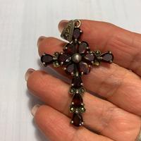 Gioiello in argento con pietre