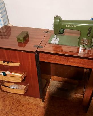 Macchina da cucire vintage Borletti