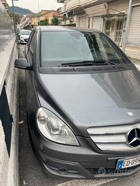 Mercedes B 200 premium