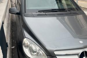 Mercedes B 200 premium
