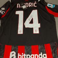 Maglia Milan modric autografata con certificato