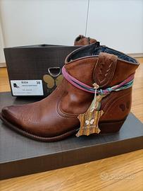 Scarpe donna modello Texano  