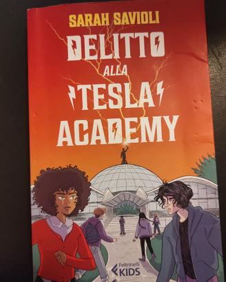 Libro per ragazzi Delitto alla Tesla Academy