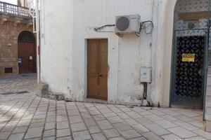 Locale piano terra centro storico Carmiano