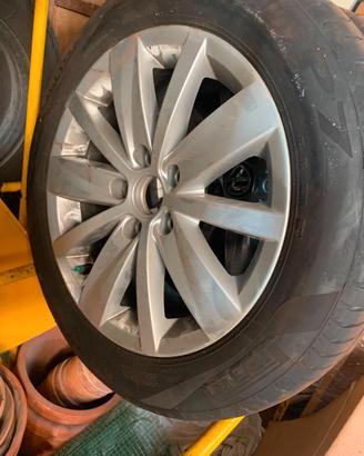 205/55 R16 gomme con cerchi in lega