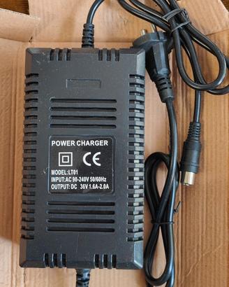 Caricabatterie 36V per bici elettrica