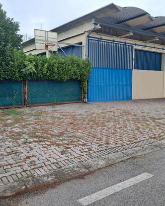 Capannone artigianale