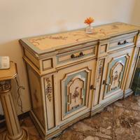 Credenza in stile veneziano 