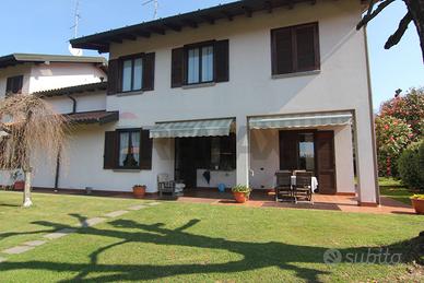 Villetta bifamiliare - Buguggiate