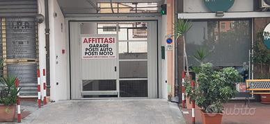 In autorimessa coperta, box, posti auto /moto
