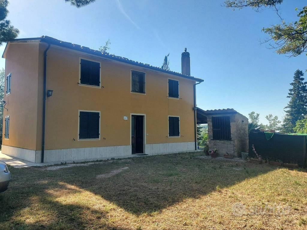 Villa di 233 m² con più di 5 locali e box auto a M - Vista 3