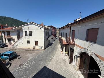 CASA SEMINDIPENDENTE A CERVINARA