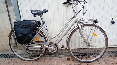 Bicicletta donna semi nuova con cambio