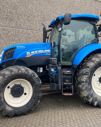 TRATTORE USATO MARCA NEW HOLLAND MODELLO T7.185