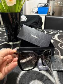 Occhiali da sole Prada neri originali