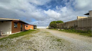 Grande capannone inserito in lotto di 3.000mq