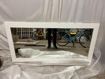 Specchio molato con cornice bianca