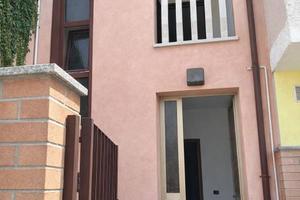Casa indipendente di 162 m² con più di 5 locali a 