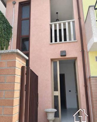 Casa indipendente di 162 m² con più di 5 locali a 