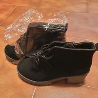 stivaletti scamosciati