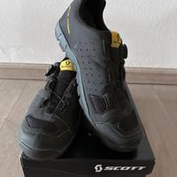 Scarpe scott