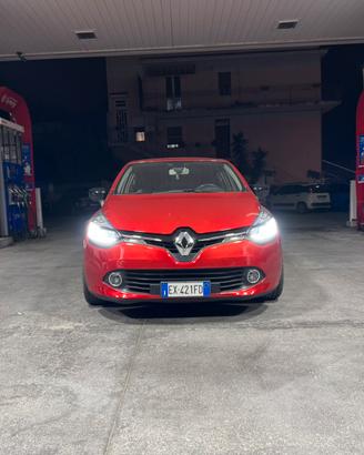 Renault clio IV 1.5dci 90cv 11/2014