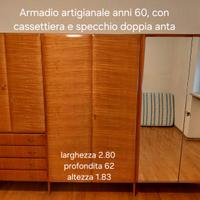Armadio camera da letto e cassettiera vintage.