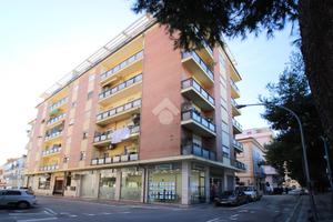 NEGOZIO A PORTO SAN GIORGIO