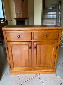 Mobile in legno pregiato con ante e cassetti