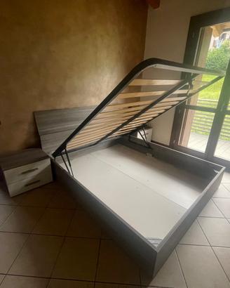 Letto contenitore e comodini