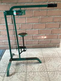 Tappatrice per bottiglie con tappi in sughero