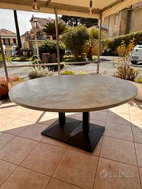 Tavolo rotondo in legno con gambe in ferro –160 cm