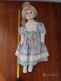 Bambola vintage porcellana H 40 cm € 10,00